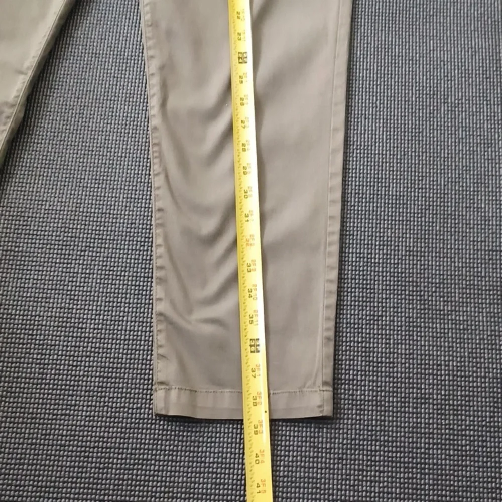 NWT - Size 11 green pants. "High-Rise Mom Pant". Light weight casual. Summer. - Picture 8 of 15